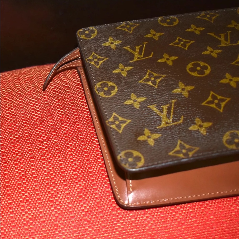 AUTHENTIC LOUIS VUITTON CLUTCH VINTAGE - Picture 9 of 11